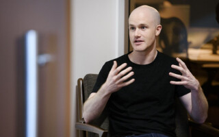 Глава Coinbase не согласен с обвинениями в провале законопроекта CLARITY