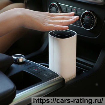 Компактный очиститель воздуха в авто