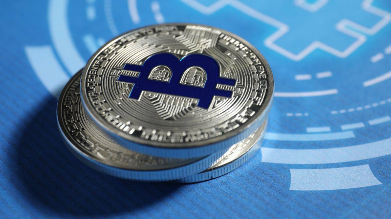 Santiment: в августе предложение биткоинов на биржах выросло на 84%